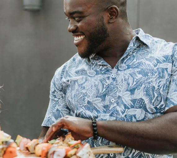 Man and woman eating together